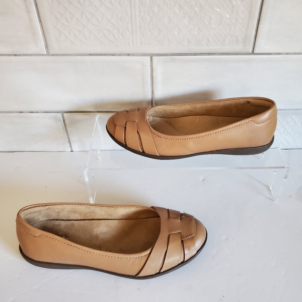 NWOT Naturalizer 7.5 Quiet Luxury Modern Contemporary Neutral Balletcore Flats - Picture 3 of 12